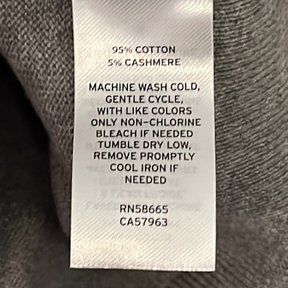 1901 Boys V-Neck Cashmere Sweater - Picture 7 of 9